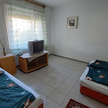 Malom Tavi Vendeghaz Tapolca Hotel ภายนอก รูปภาพ