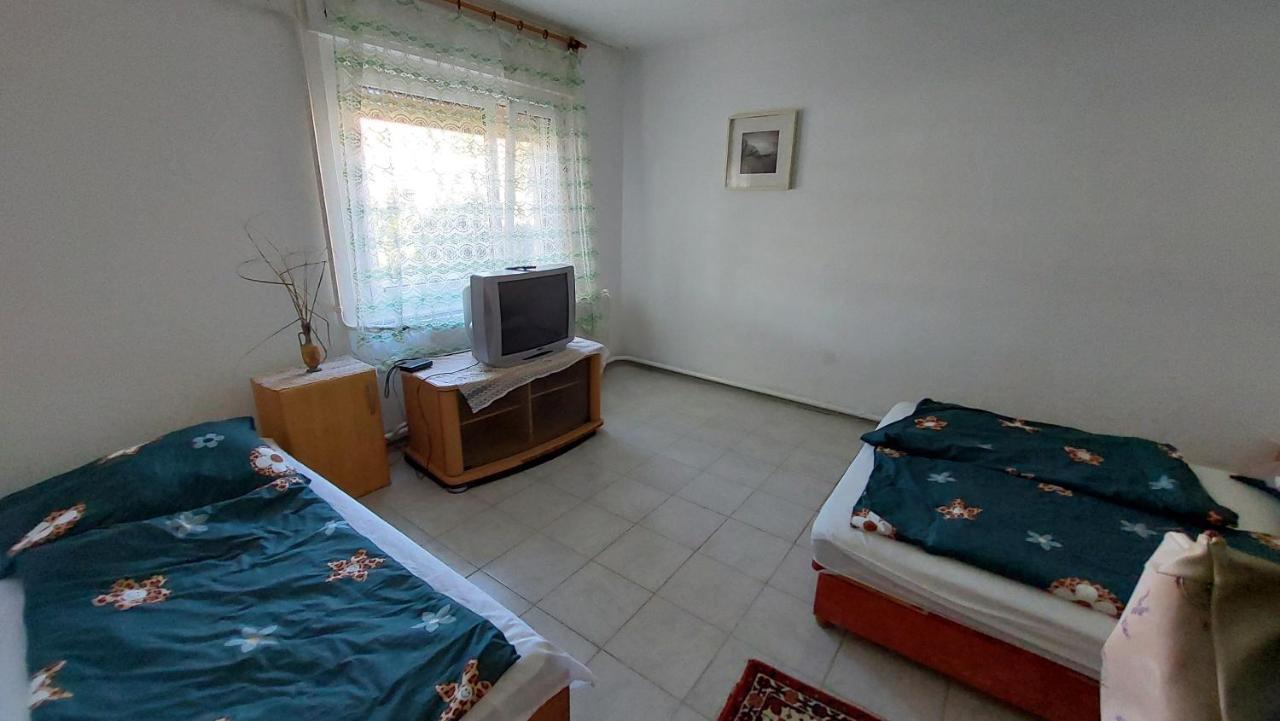 Malom Tavi Vendeghaz Tapolca Hotel ภายนอก รูปภาพ